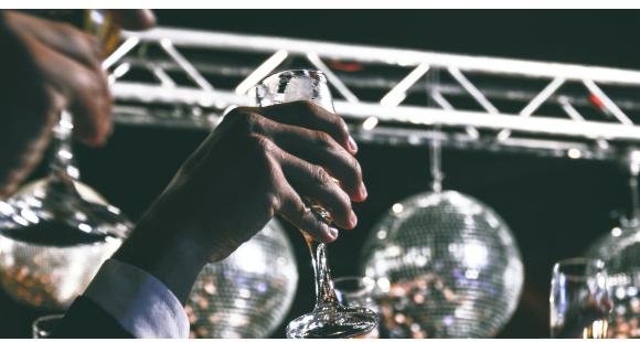 How to Throw a Fantastic Cocktail Party