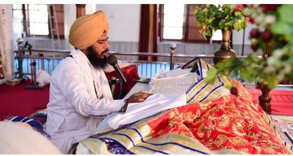 Stunning Anand Karaj wedding set-up to make your ceremony heavenly