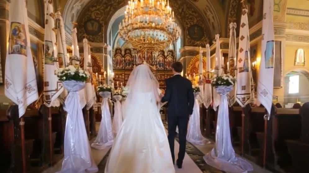 'We're busy': Wedding industry still feeling the effects of the pandemic
